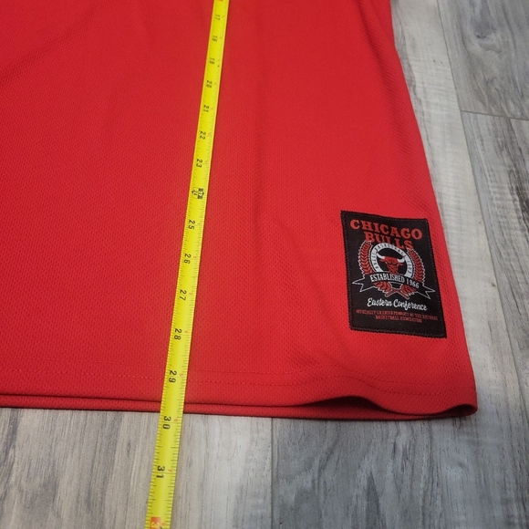 NWOT NBA Chicago Bulls Jersey Mens XL Red Stitched Crewneck Sleeveless Pullover - Picture 5 of 11